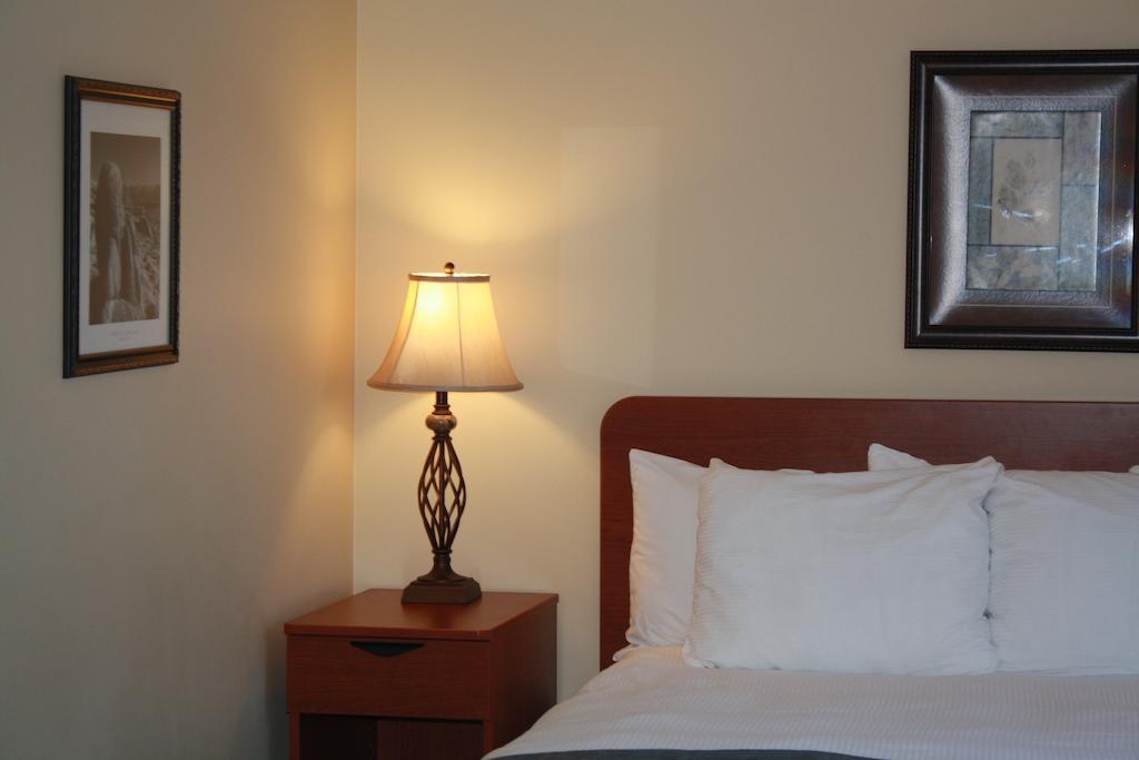 University Of Alberta - Hotel Edmonton Esterno foto