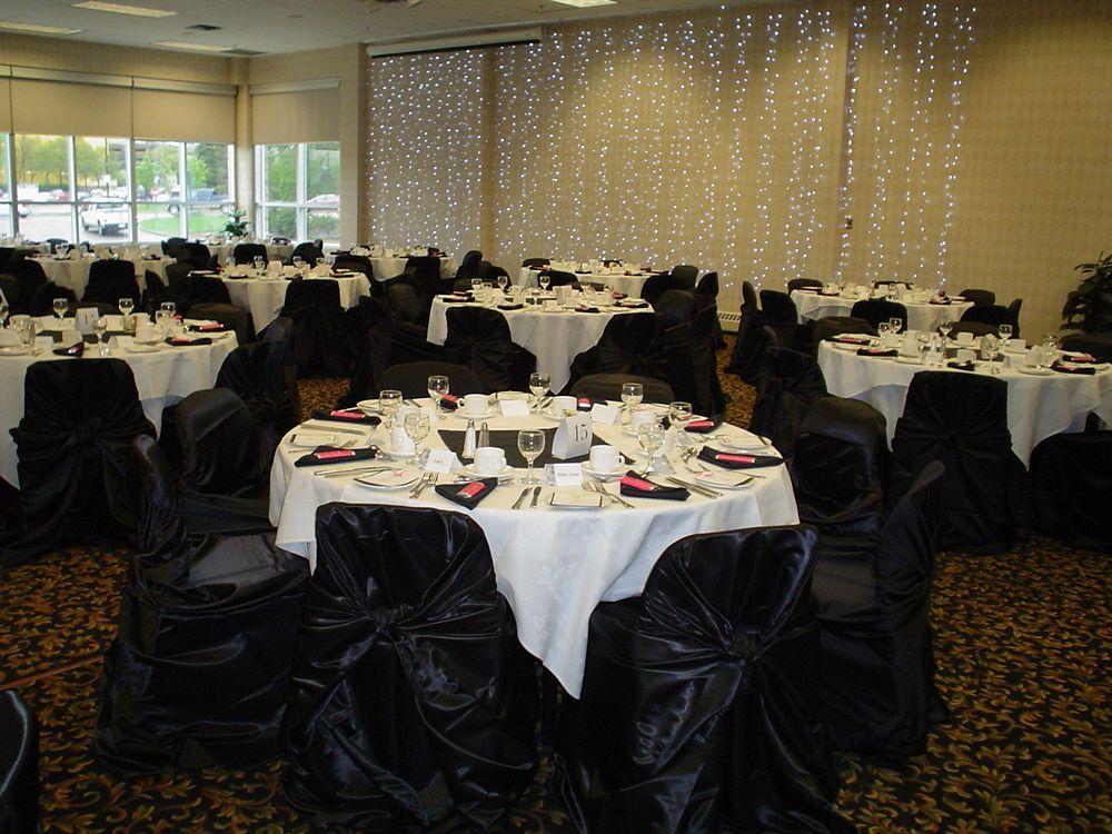 University Of Alberta - Hotel Edmonton Esterno foto