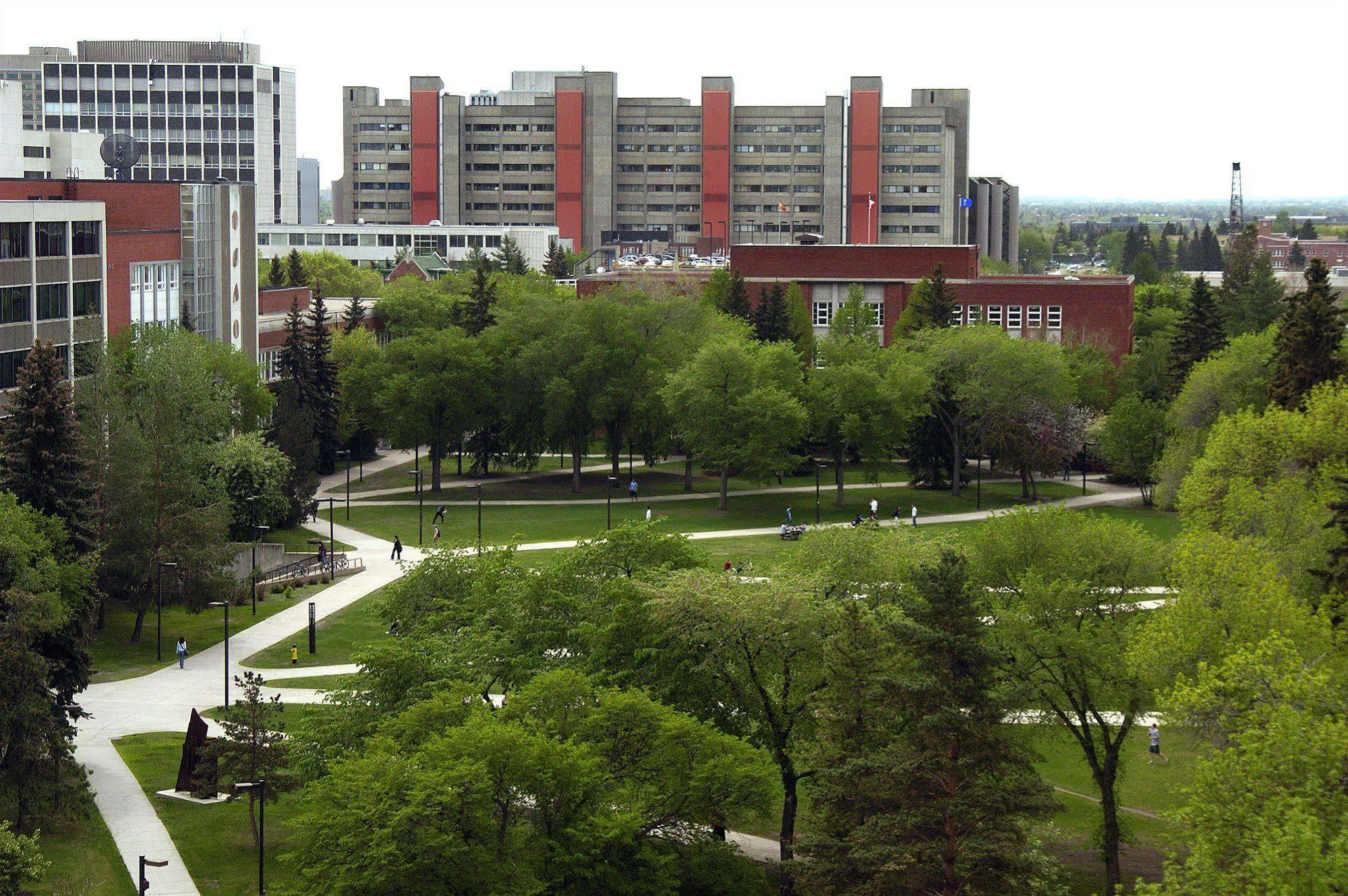 University Of Alberta - Hotel Edmonton Esterno foto
