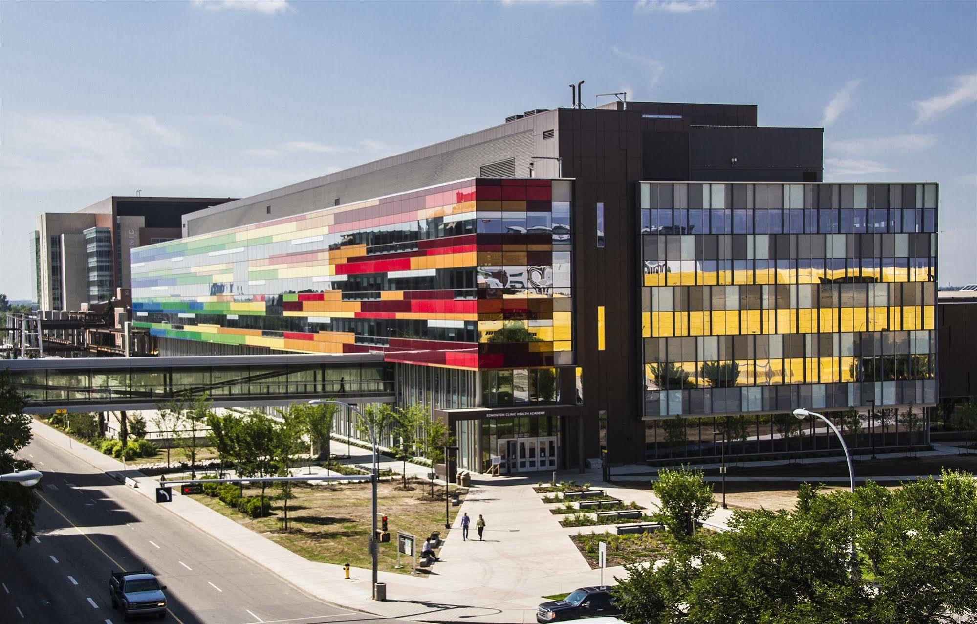 University Of Alberta - Hotel Edmonton Esterno foto